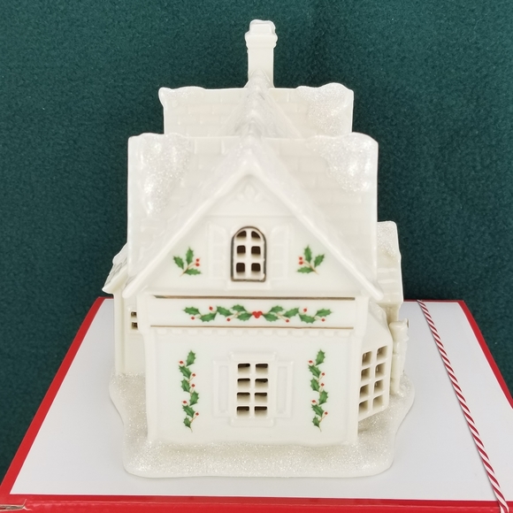 Lenox Christmas Village Lighted Toy Shoppe Holiday - Picture 4 of 7